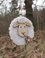 Ovečka závěsná dřevěná s plyšem
